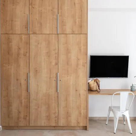 מלון Mykonaki 3*