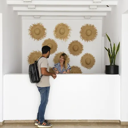 Mykonaki 3* אנו מרה